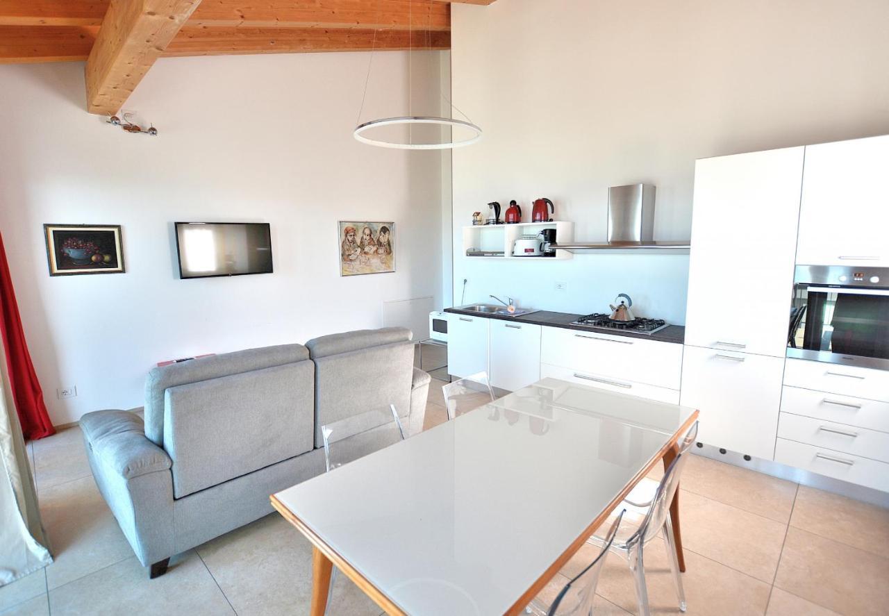 South Apartment With Pool Torri Del Benaco Extérieur photo