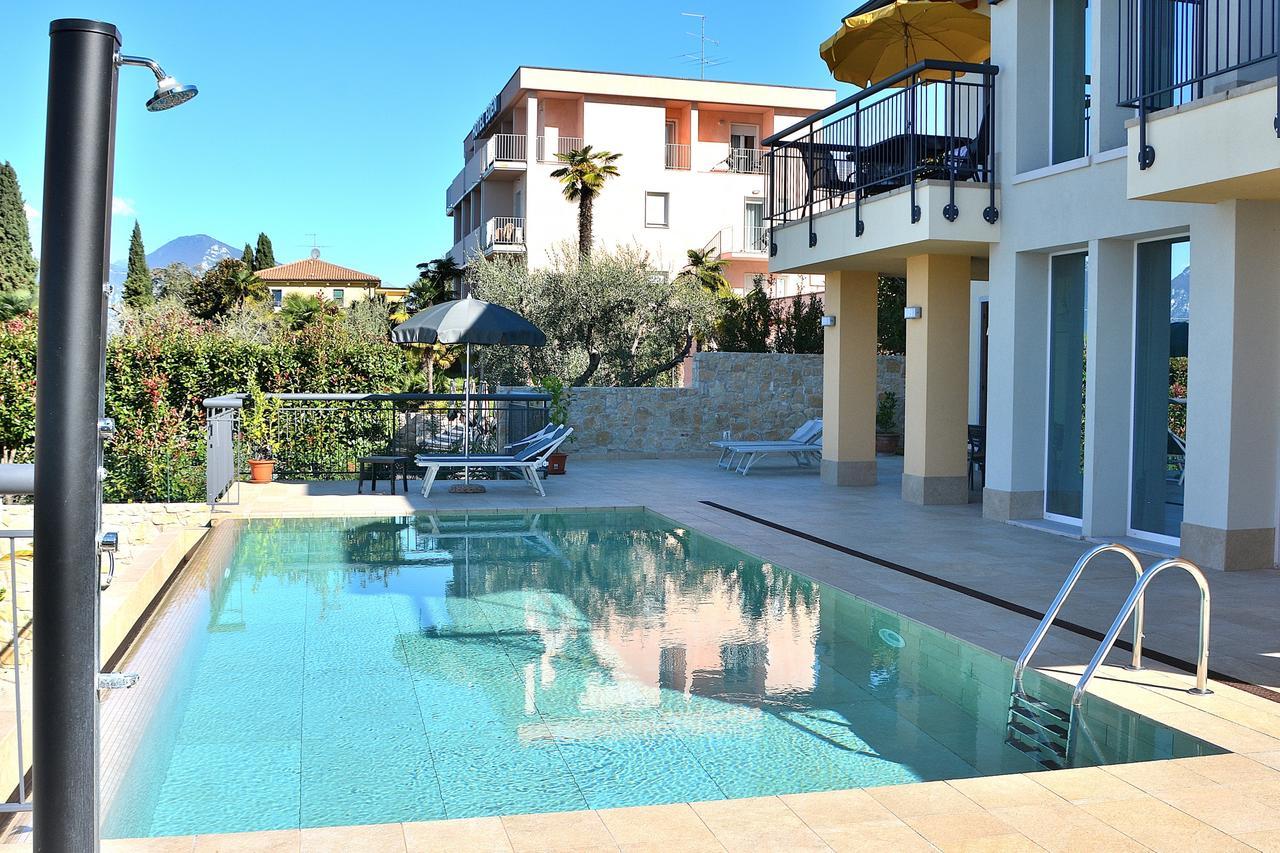 South Apartment With Pool Torri Del Benaco Extérieur photo